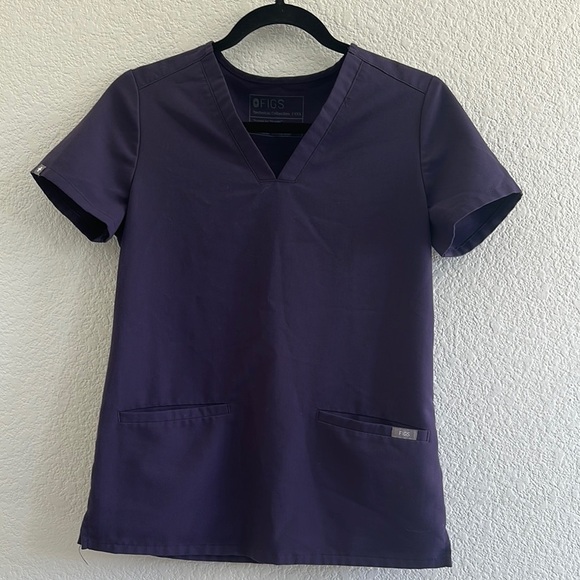 FIGS Purple Shadow Casma Three-Pocket
Scrub Top in Purple Shadow - Picture 3 of 7